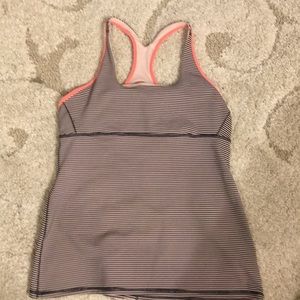 Lululemon top with shelf bra super cute size 10